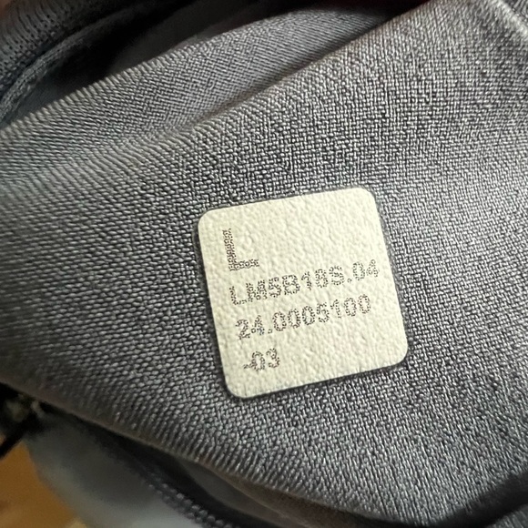 Lululemon - Picture 4 of 10